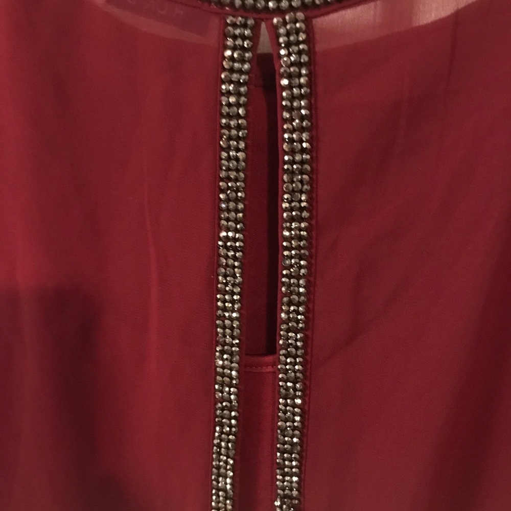 Festive top. - Picture 4 of 8